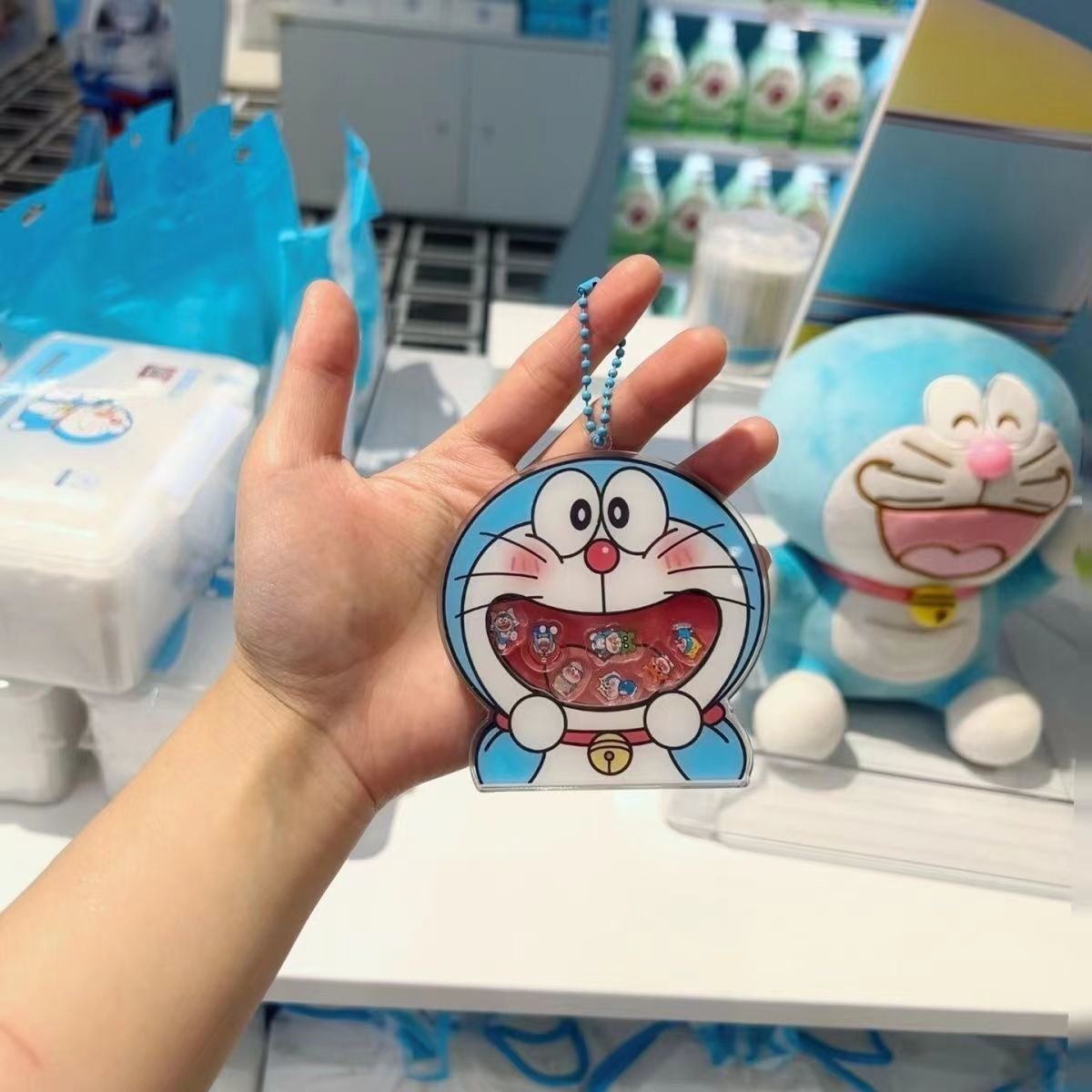 ドラえもん漫画シェイクシェイクキーホルダーかわいいアクリルバ - Acrylic Cosplay Prop のレビューと価格